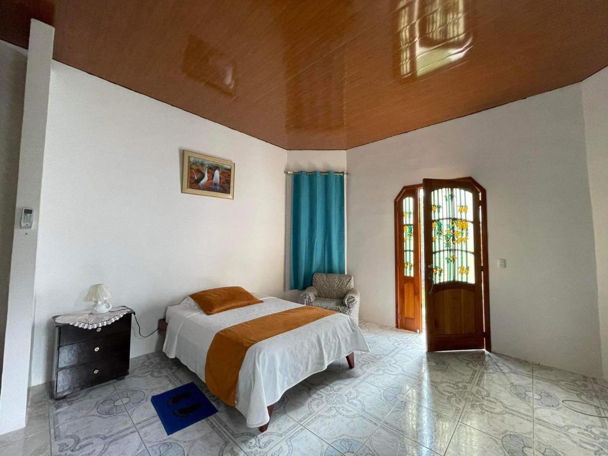 Hostal Muro De Las Lagrimas With High Speed Internet Starlink Puerto Villamil Kültér fotó