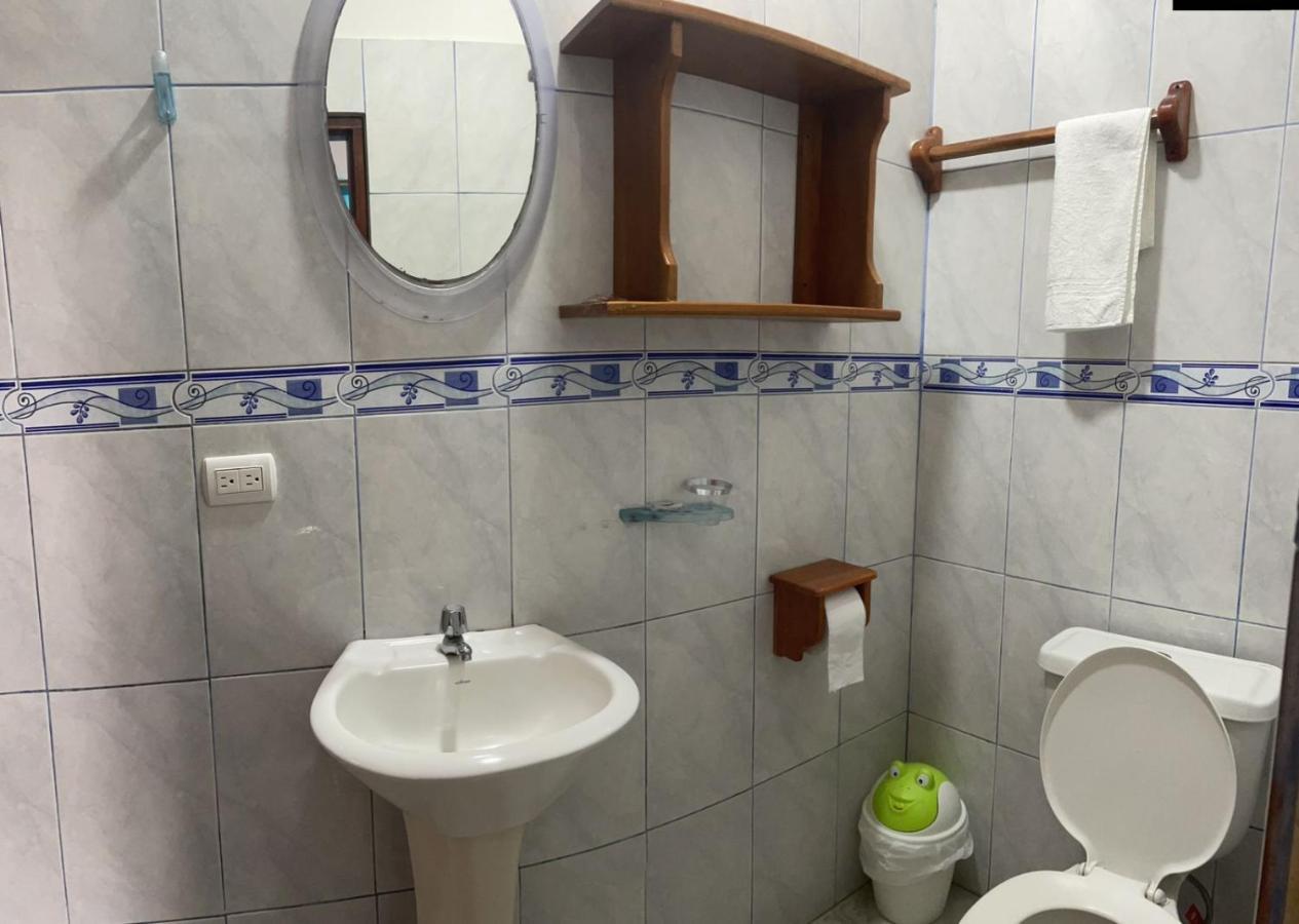 Hostal Muro De Las Lagrimas With High Speed Internet Starlink Puerto Villamil Kültér fotó