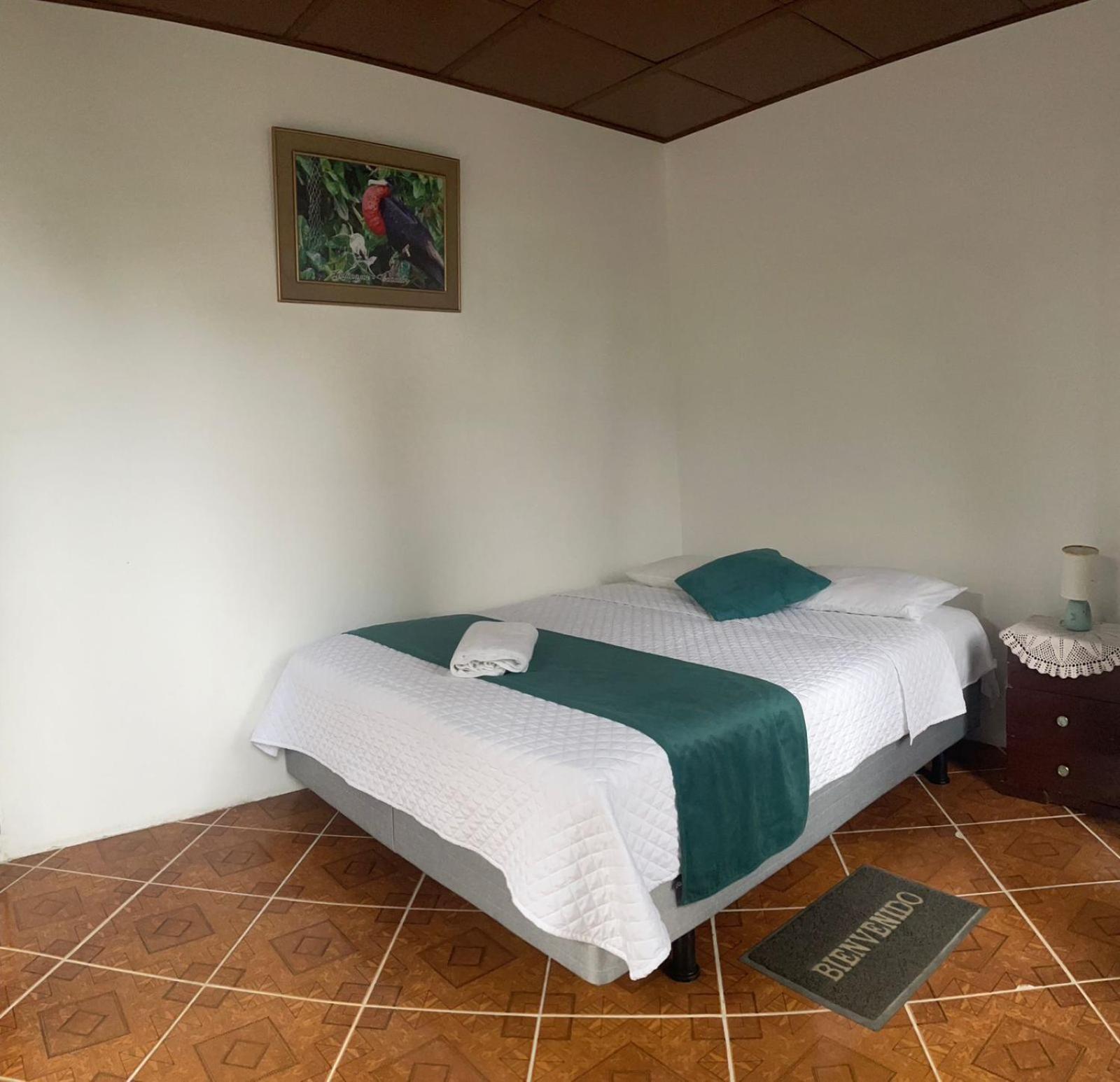 Hostal Muro De Las Lagrimas With High Speed Internet Starlink Puerto Villamil Kültér fotó
