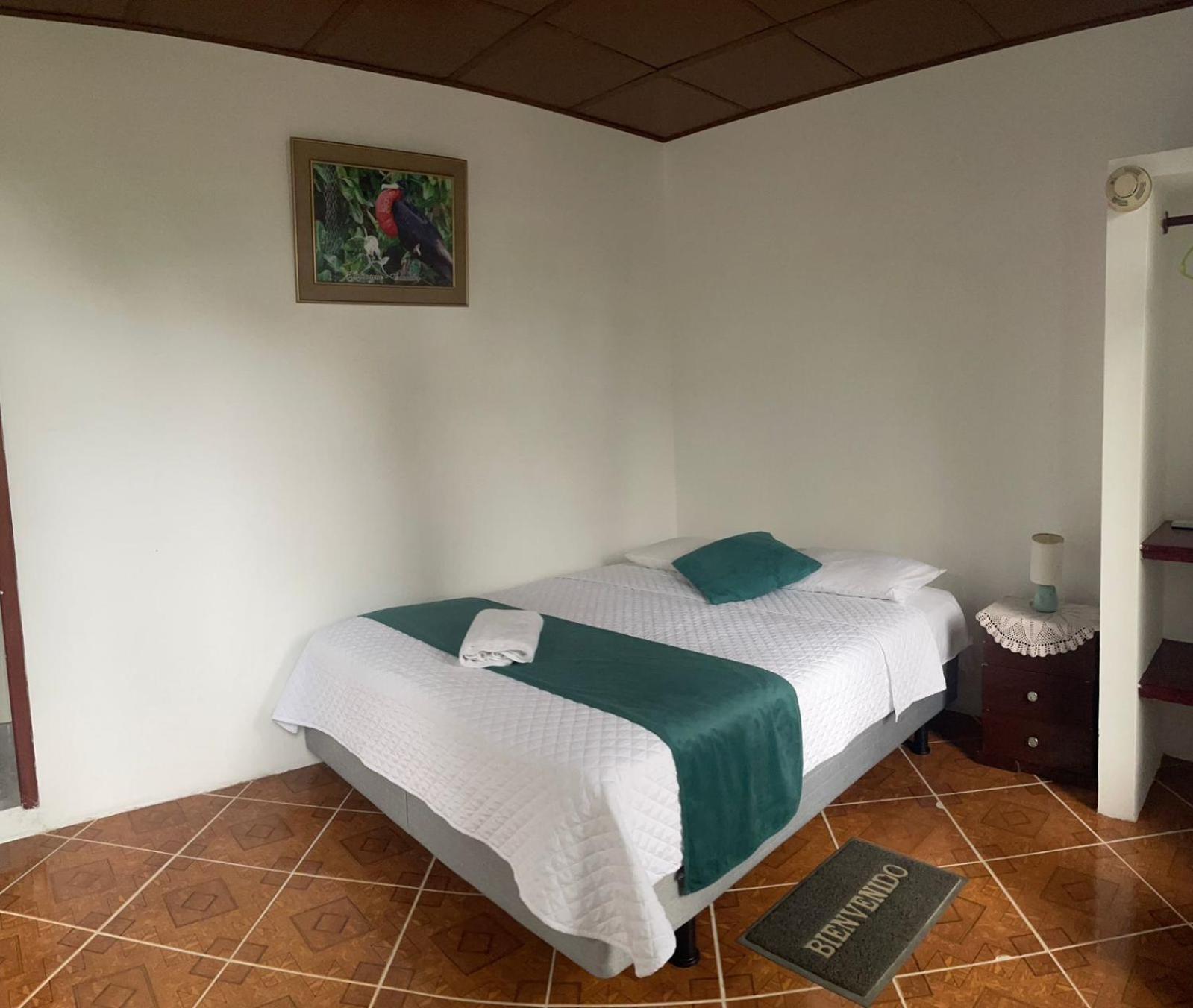 Hostal Muro De Las Lagrimas With High Speed Internet Starlink Puerto Villamil Kültér fotó